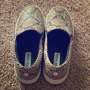 Steve Madden Gillis sneakers 7.5
